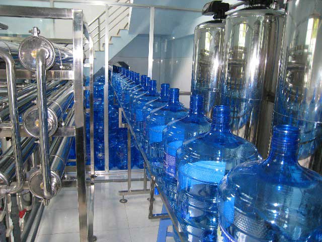 Dây chuyền sản xuất nước tinh khiết đóng bình, đóng chai