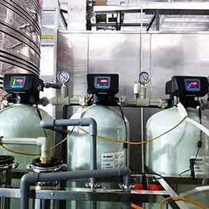 Hệ thống lọc nước tinh khiết R.O – DI Mixbed công suất 2000 lít/h phục vụ cho sản xuất